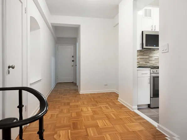 333 West 57th Street image 2 of 7