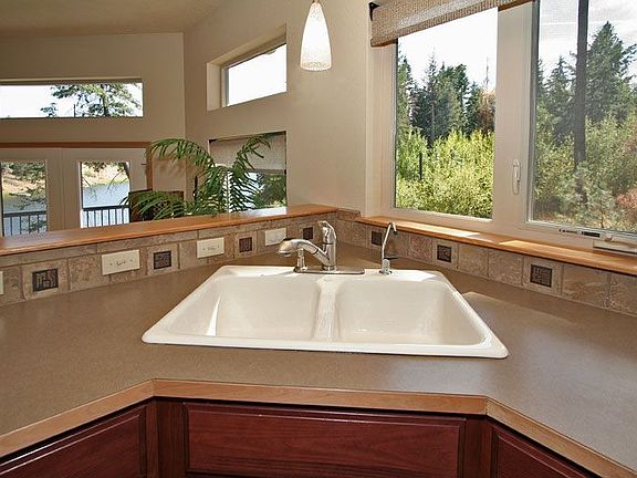 Great lake views from kitchen