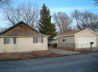 13 E Navajo St, Council Bluffs, IA 51501