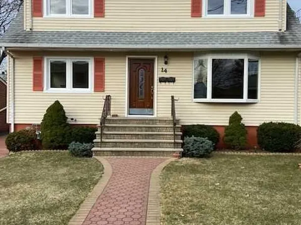 14 Bakers Ct, Clifton, NJ 07011