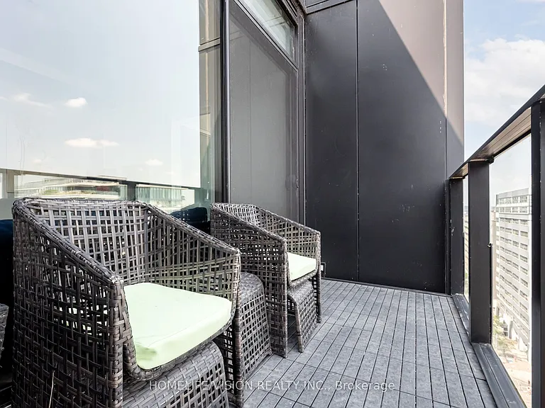 629 King St W #Penthouse 1415 — Photo 29