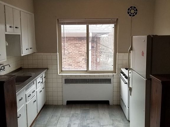 5th image of 231 Loraine Ave #4