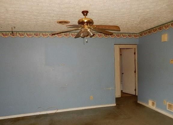 5th image of 3666 Roswell Dr