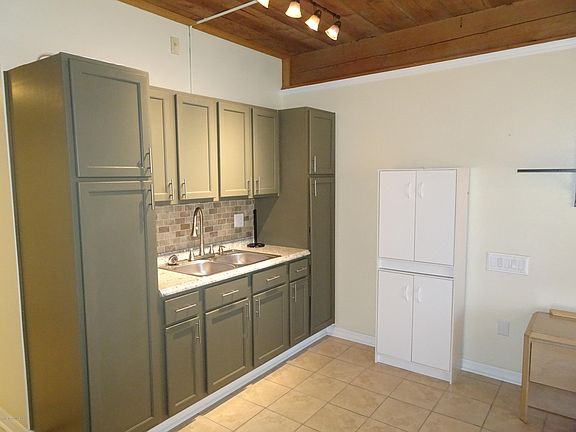 5th image of 2180 Country Club Dr APT 207