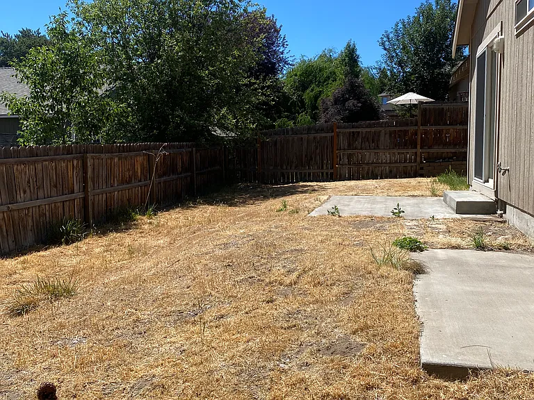 1950 SW 36th St — Photo 2