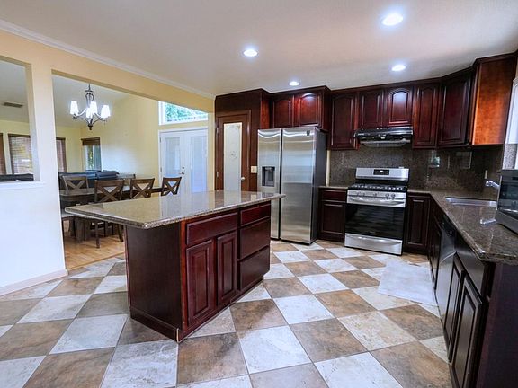 4th image of 75 Parkview Court