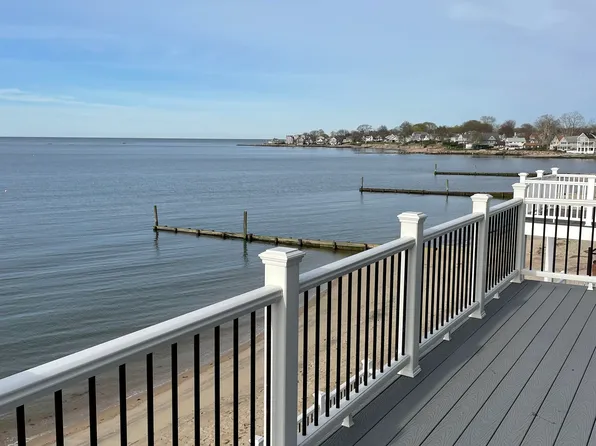25 Beach Rd W, Old Saybrook, CT 06475