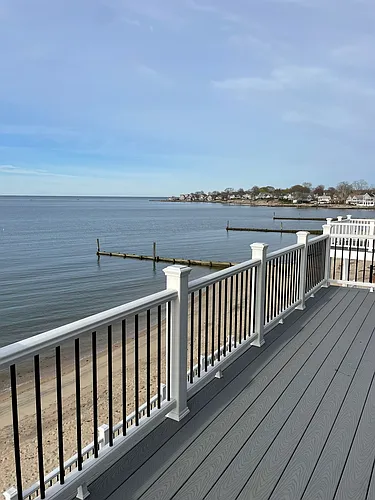25 Beach Rd W Photo 1