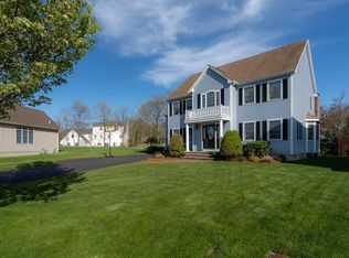 141 Messina Woods Dr, Braintree, MA 02184