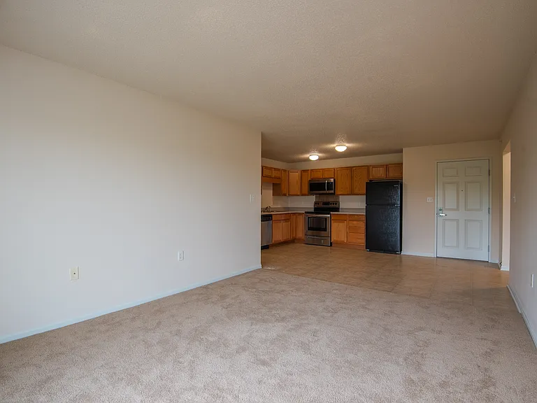 925 Airport Rd — Photo 10
