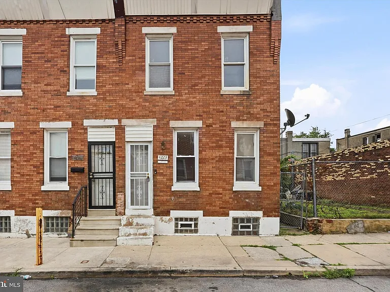 4223 N Hicks St — Photo 18