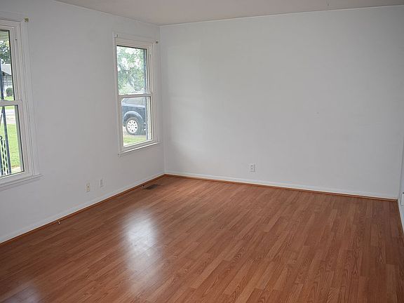 5th image of 7 Bond St