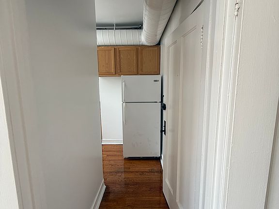 3rd image of 4314-28 W Irving Park Rd #2-4326
