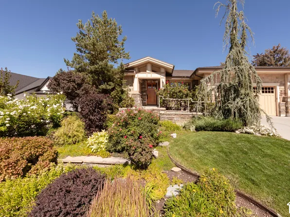 2807 E Saint Marys Way S, Salt Lake City, UT 84108