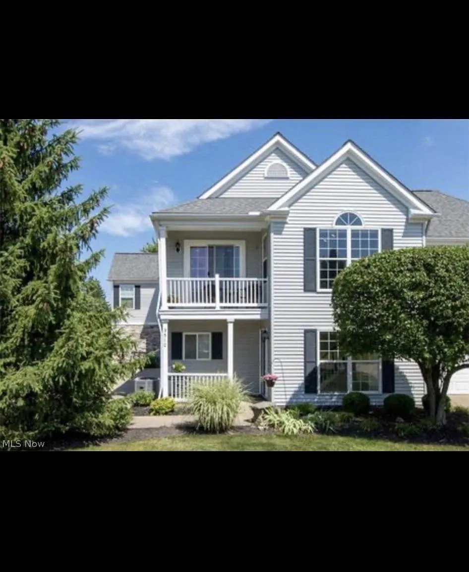 351 E Legend Ct — Photo 1