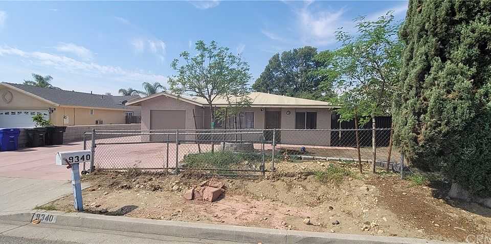 2nd image of 9340 Lemon St