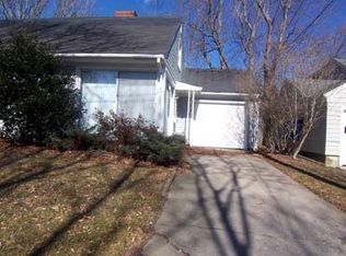 8 Barbara St, Newport, RI 02840