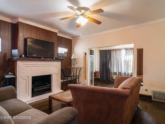 3rd image of 3735 N Cicero Ave