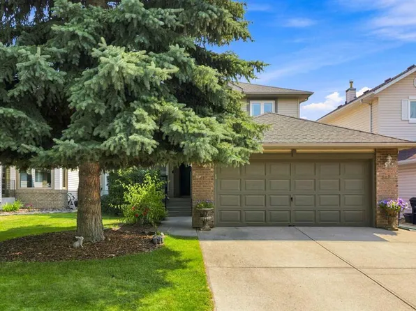 142 N Riverview Cir SE, Calgary, AB T2C 4J9