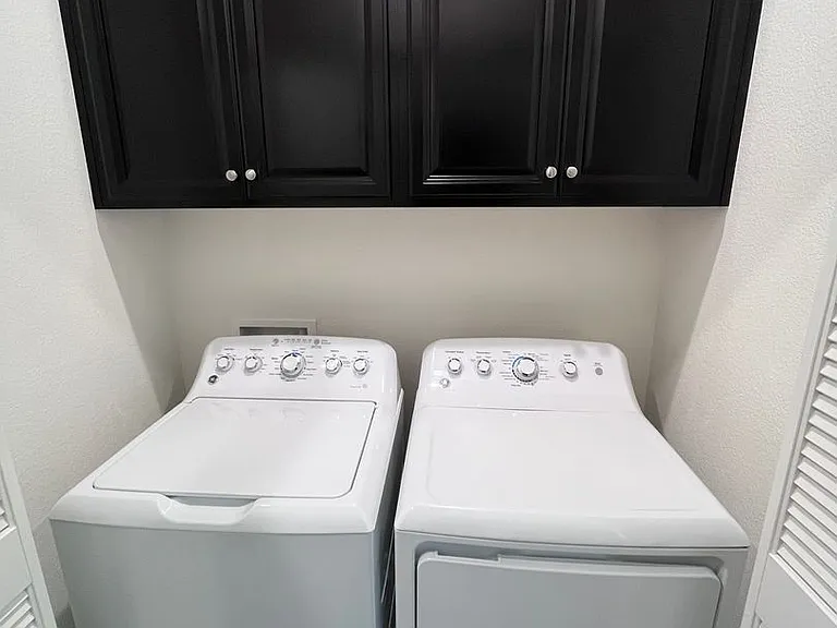 1021 Chapelhill Ln — Photo 12
