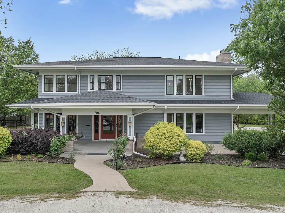 706 S Main St