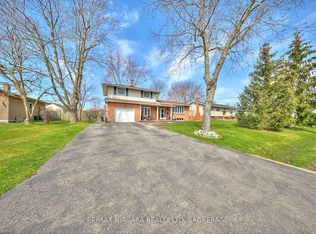 953 Grandview Rd, Fort Erie, ON L2A 5R4