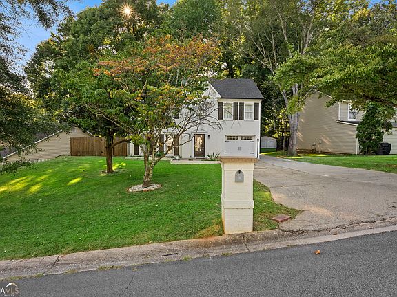 3rd image of 661 Sunfield Dr NW