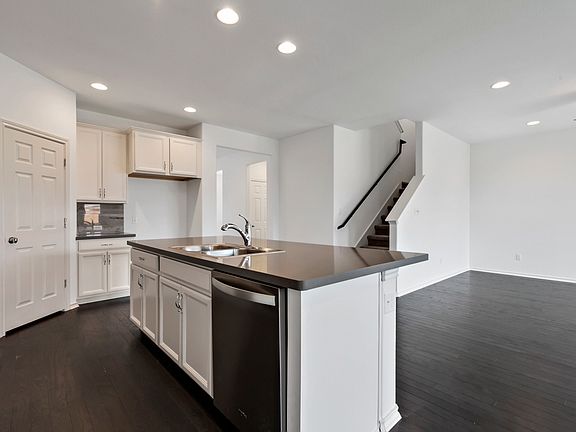Mockingbird Park - Portsmouth Interior Image 3