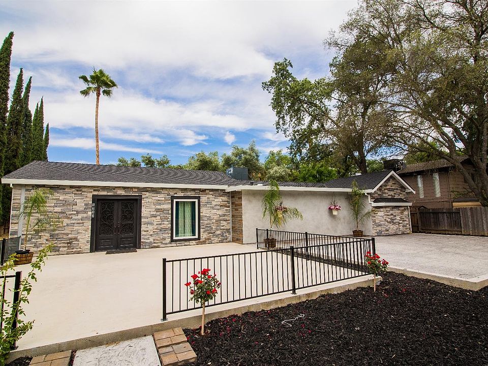 2nd image of 5333 Hackberry Ln
