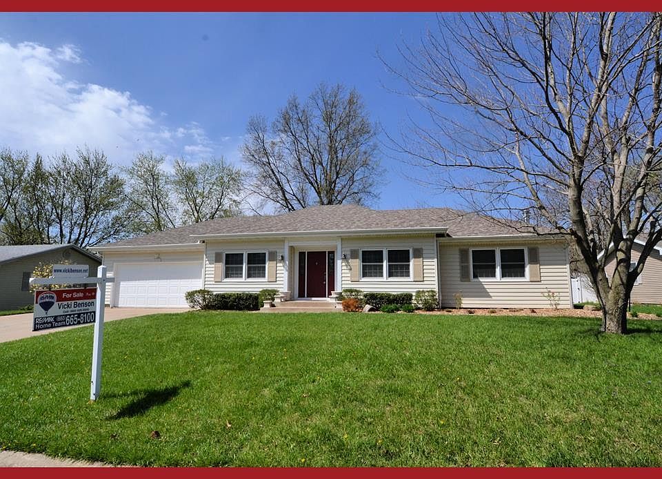 1st image of 2303 Oak Ln