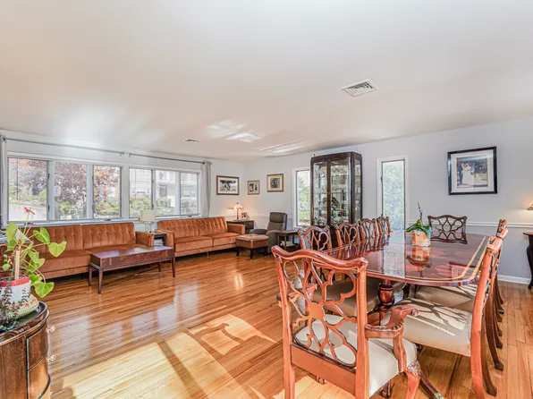 20 Signal Hill Road image 7 of 44