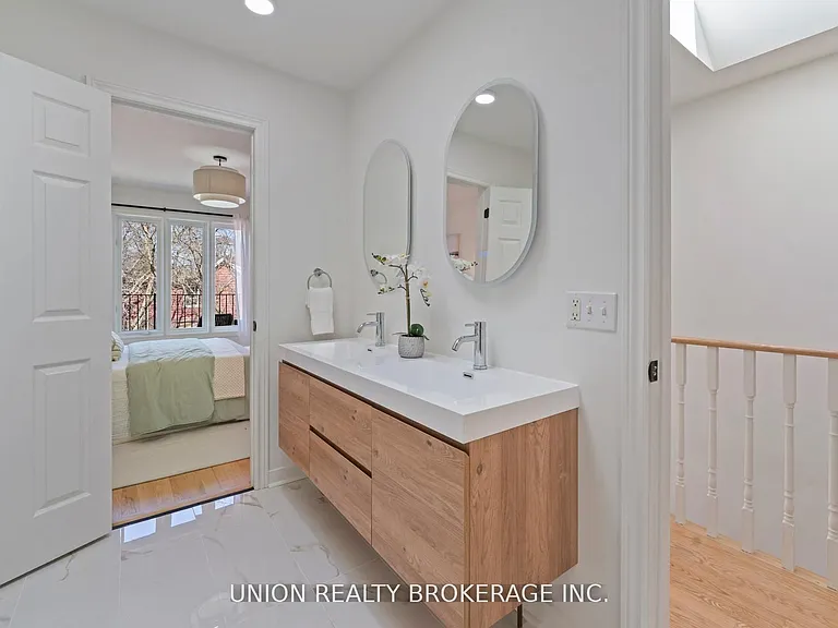 59D Woodbine Ave — Photo 27