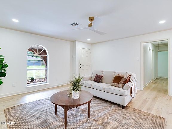 5th image of 154 Antigua Dr