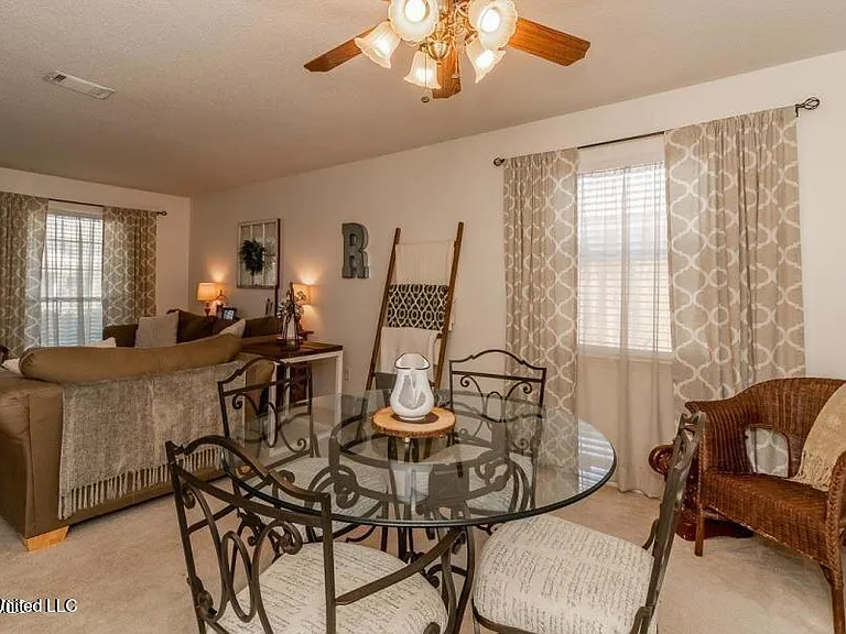 16222 Saddle Dr — Photo 7