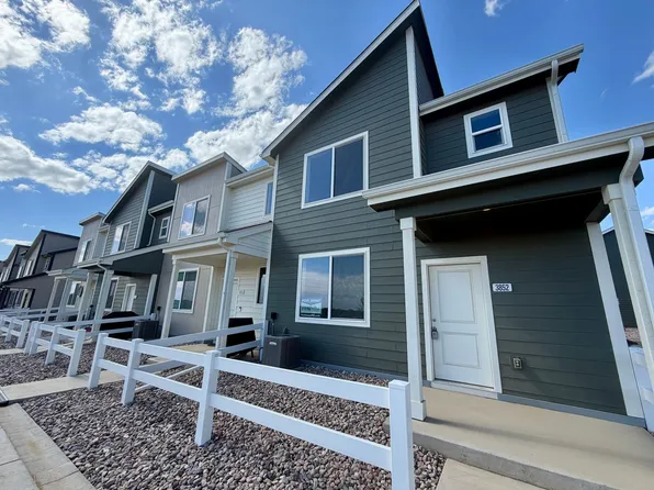 3852 Pinnacles Ct, Evans, CO 80620