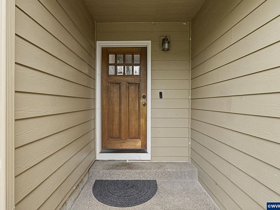 4th image of 948 Salamander Rd SE