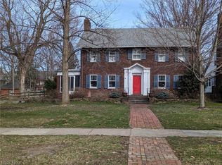 2841 Scarborough Rd, Cleveland Heights, OH 44118