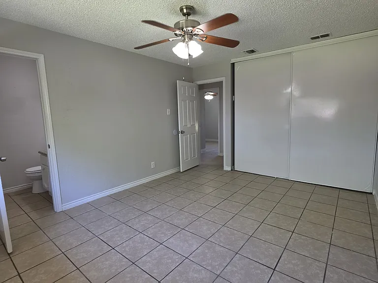 10562 Bounty Dr — Photo 16