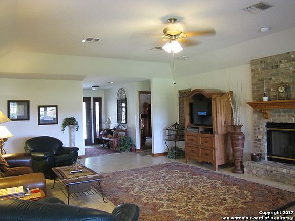 4th image of 136 Country Grace S