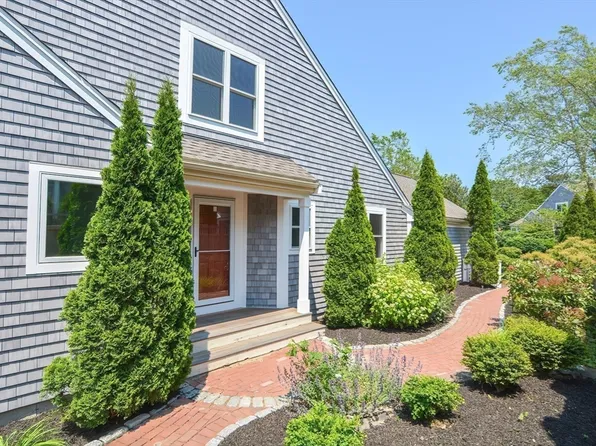26 Martin Cir Unit 26, Plymouth, MA 02360