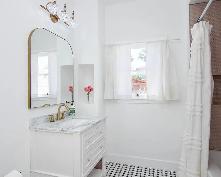 117 W Glenrosa Ave — Photo 3