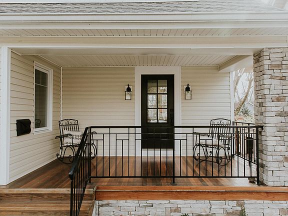 3rd image of 3642 Bellecrest Ave