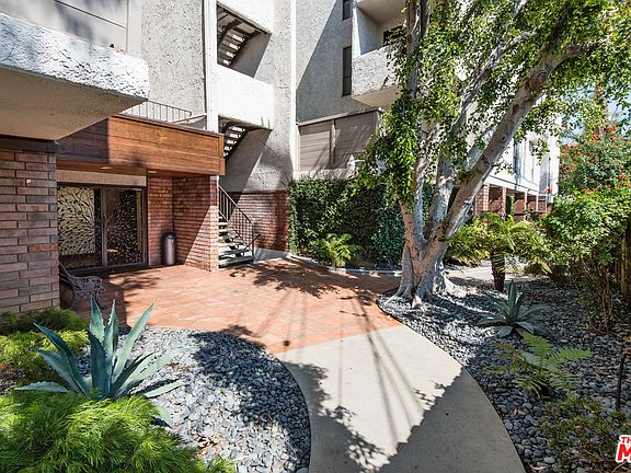 4th image of 1029 Via De La Paz Unit 326