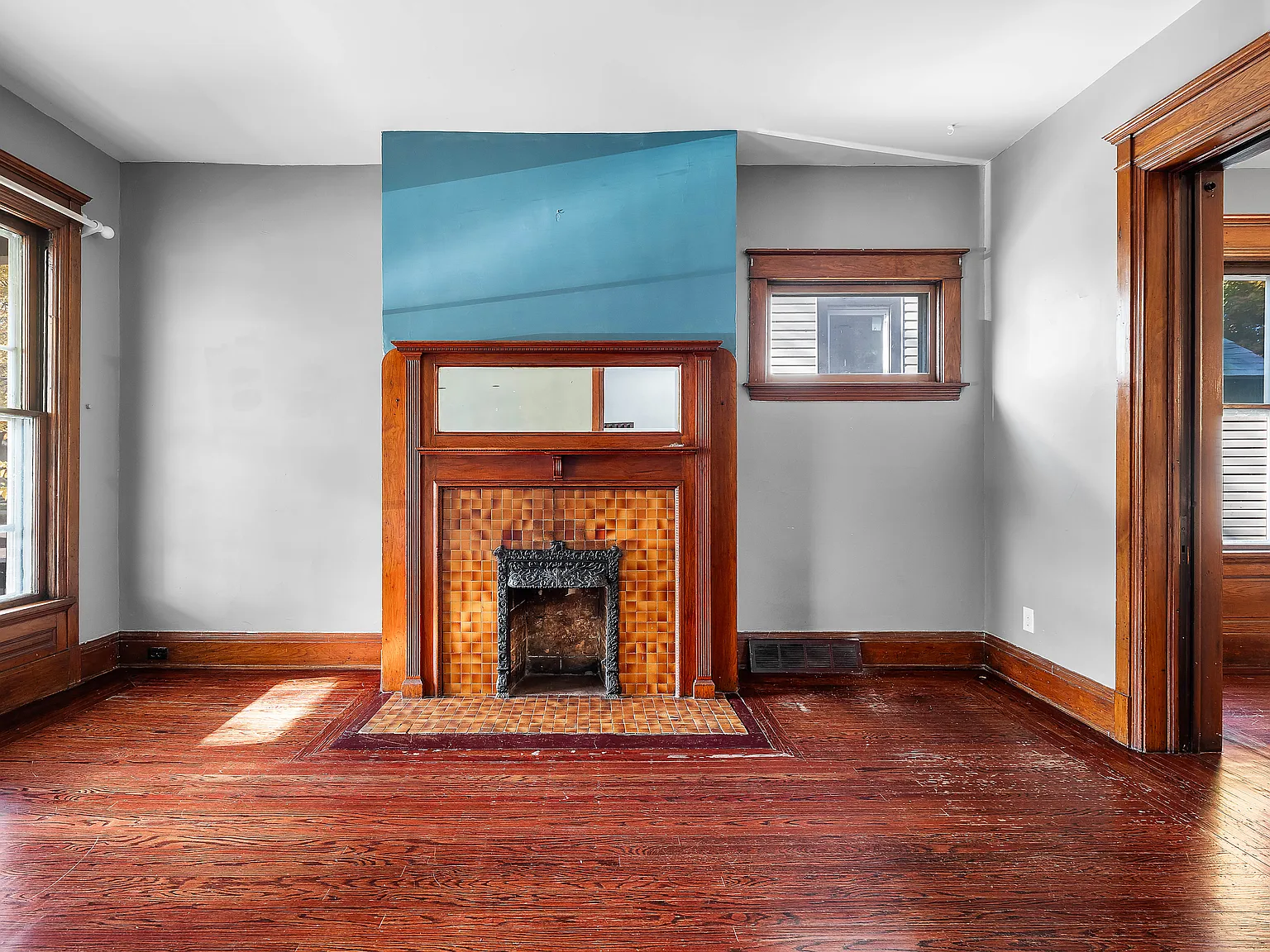 2 bed, 1.5 bath, 2100 sqft, $1,900 — Photo 3