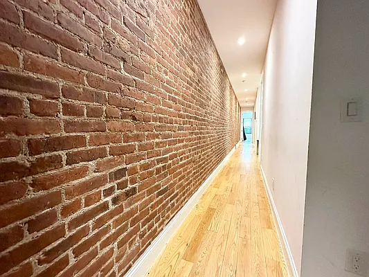 Rented by Bruma Realty LLC | media 22