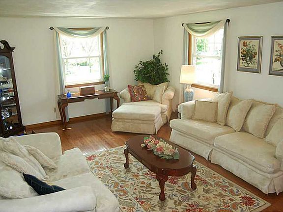 5th image of 219 Limberline Dr