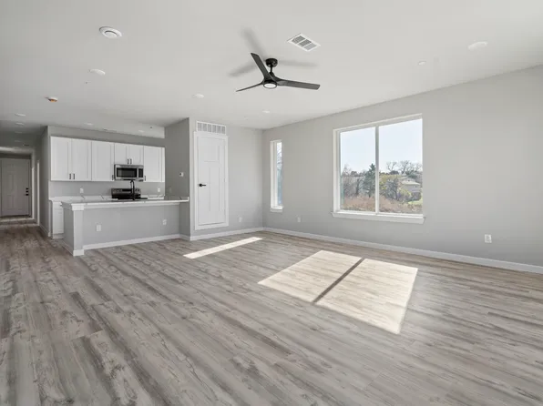 948 Corinth Street Rd, Dallas, TX