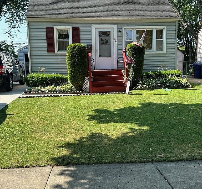 1st image of 165 Saint Lawrence Ave