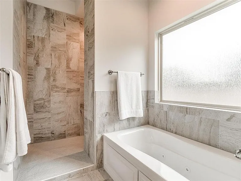 11500 Fairways Ave — Photo 10