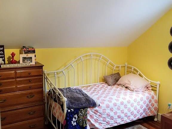 2nd image of 122 Rodman St